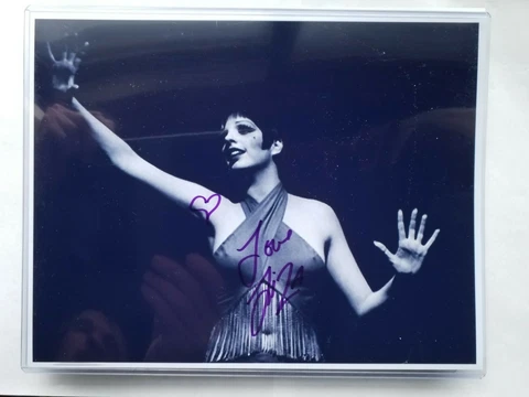 LIZA MINNELLI Signed Authentic AUTOGRAPH 8.5 x 11 Photo Cover