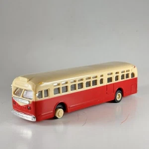 WB002 [N Scale World Bus Collection GMC TDH4512 (Red)] F/S - Picture 1 of 4