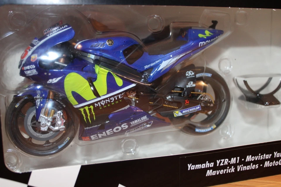 Yamaha YZR-M1  Movistar  Maverick Vinales  MotoGP 2017  Minichamps 1:12 - Bild 1 von 1