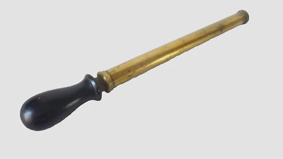 OUTIL ANCIEN – SERINGUE BRUINEUSE XIXème – PULVÉRISATEUR LAITON & BOIS NOIRCI - Photo 1/4