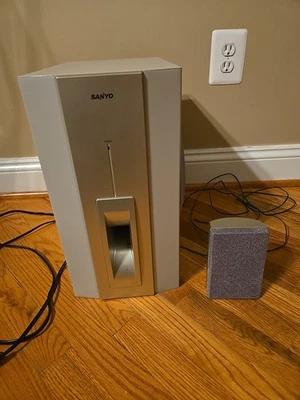 Subwoofer Sanyo ASX-3000 Powered Subwoolfer no probado  Foto 1 de 4