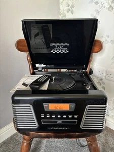 Crosley CR712 Autorama Turntable, CD & Radio - Picture 1 of 2