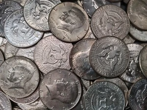 1 Kennedy Half Dollar 40% Silver Constitutional/Junk - Random Year - Ships FREE! - Picture 1 of 2