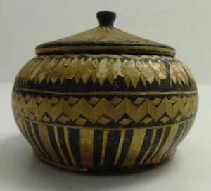 Trinket Box Vintage Russian Turned Wood Straw Marquetry Handmade Smalls Storage - Foto 1 di 7