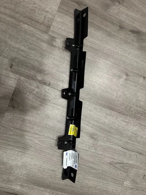 适用于 Lincoln Mark LT 2006 2007 2008 Bumper Support Front | Center | Steel | CAPA — 第 1/4 张图片