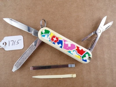 Navaja suiza Victorinox Classic SD - Escudos multicolores - Muy buena Foto 1 de 4