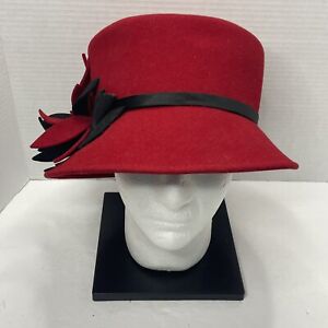 Vintage Betmar New York Woman’s Hat Red Wool Bell Style F1225 Size Small/Med