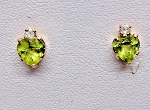 10k Gold Pierced Earrings With Heart-Shaped Peridot Gemstones + Simulant - Picture 1 of 6