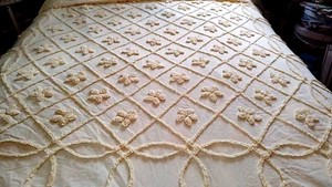 Mary Janes Farm Home Bedspread Full Sz Yellow Cotton Chenille Vintage Farmhouse - Picture 1 of 13