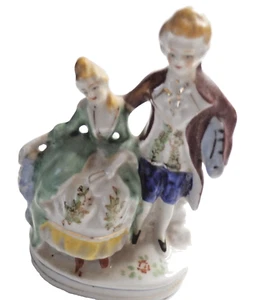 Pareja de cortejo colonial de porcelana vintage 51/2" hecha en el Japón ocupado - Imagen 1 de 4