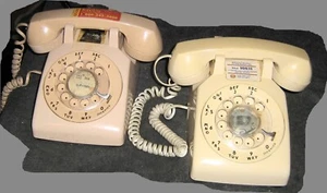 Lot 2 Bell System Western Electric 1970's,1956,Rotary Dial Telephonea,Beige,Work - Picture 1 of 6