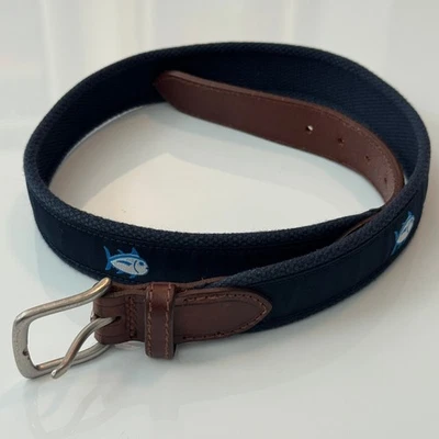 Cinturón de lona Southern Tide azul marino con peces bordados talla 28 Foto 1 de 4
