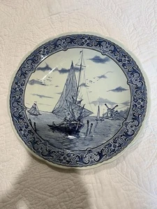 Delft by Boch Vintage 12" Teller Holland blau & weiß Segelboote Windmühle (Lot 1) - Bild 1 von 10