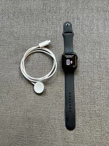 Apple Watch Series 8 45mm Midnight Aluminum Case Black Band GPS - Zdjęcie 1 z 3
