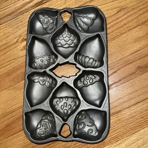 VINTAGE 1994 L.L. BEAN JOHN WRIGHT CAST IRON ACORN BAKING MOLD - Picture 1 of 8