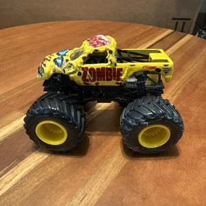 Hot Wheels Monster Jam Zombie gelb 1:64 Monstertruck - Bild 1 von 6