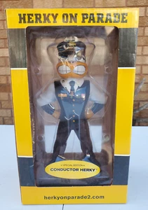 Figura Estatua Herky on Parade Iowa Hawkeyes Conductor Herky Edición Especial - Imagen 1 de 9