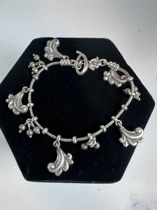 Brighton Avignon Perlen nicht mehr produziert Silber Knebelarmband 8" Herz Logo Etikett - Bild 1 von 8