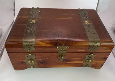 Peterson Brothers 165-171 CHICAGO cofre de madera y latón 10"" Foto 1 de 4