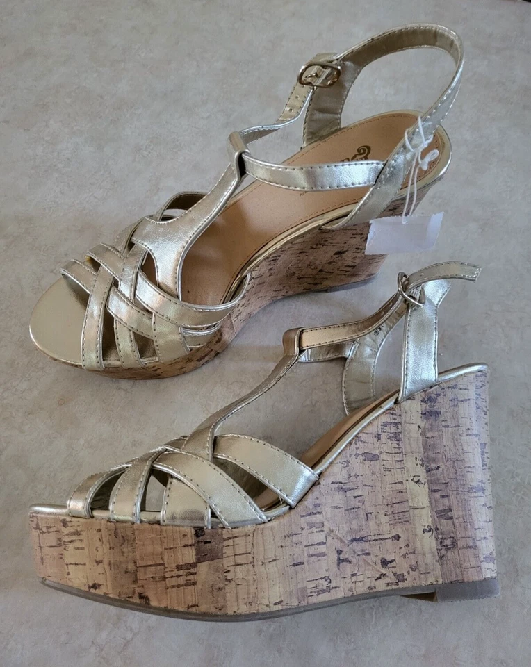 Sandálias anabela femininas OURO sapatos dourados 9 1/2 NOVAS - Imagem 1 de 4