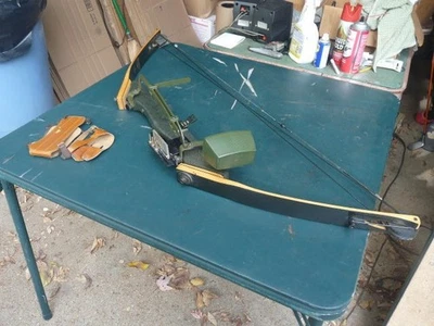 Vintage Hoyt Compund Bow RH /w Sight and Quiver - Image 1 of 4