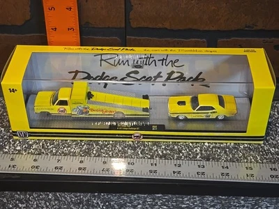 M2 1/64 Hauler 1974 Dodge Ramp Truck & 1971 Challenger R/T Scat Pack R88 25-17 - Image 1 of 4