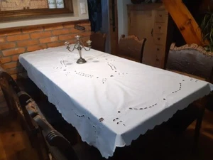 schöne weiße Tafeldecke Handarbeit Lochstickerei 200 x 126 cm (1/B4 - Bild 1 von 10