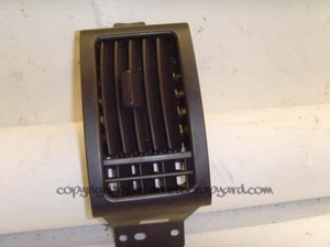 Jeep Grand Cherokee 4.7 WJ 99-04 dashboard air vent vents - look at holes - Picture 1 of 2