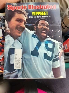 SPORTS ILLUSTRATED, JANUARY 23, 1978, COWBOYS' RANDY WHITE AND HARVEY MARTIN! - Picture 1 of 3