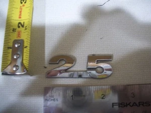 2.5 NUMBERS CHROME EMBLEM SYMBOL BADGE OEM USED GENUINE - Imagen 1 de 1