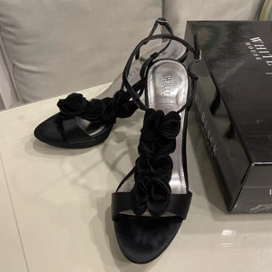 White House Black Market Beverly schwarz Satin Rosette hohe Stiletto-Heels 8,5 M - Bild 1 von 16