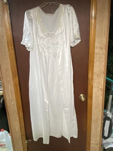 Vintage Barbizon Peignoir Set weiß Satin 2-teilig volle Länge Morgenmantel & Kleid XL/XXL? - Bild 1 von 12