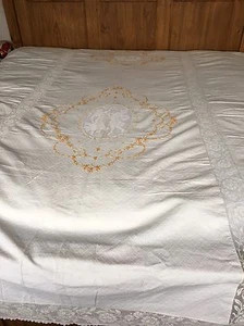 VICTORIAN EMBROIDERED LACE WEDDING BEDSPREAD TAPESTRY COVERLET CHERUBS & LOVERS - Picture 1 of 12