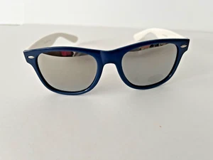 Retro Wayfare Style Mirrored Lenses Unisex Large Fashion Sunglasses UV400 - Picture 1 of 9