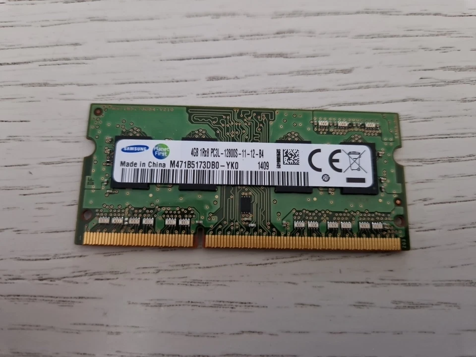 Barrette de RAM Samsung DDR3 4Go M471B5173DB0-YK0 - Photo 1/1