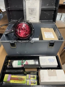 SPECTROLINE HVLD-80GS ULTRAVIOLET  FLUORESCENT LEAK DETECTION SET BIB-150B HVAC - Picture 1 of 17