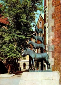 Bremen, Germany BREMEN TOWN MUSICIANS STATUE Grimms Fairy Tale 1988 4X6 Postcard - Picture 1 of 2