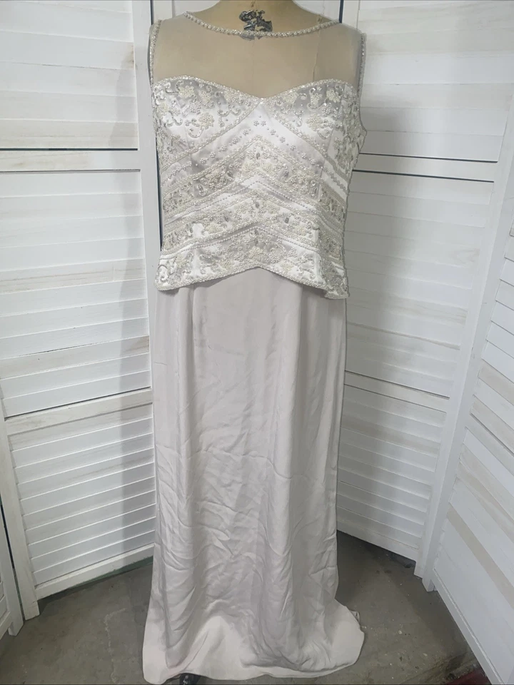 Vestido Cameron Blake by Mon Cheri Madre de la Novia Beige Off White Talla 14 Foto 1 de 4