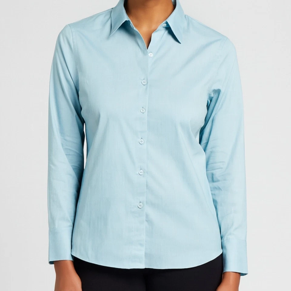 Camisa informal de esquina vintage azul pastel con botones floral en relieve grande para mujer Foto 1 de 4