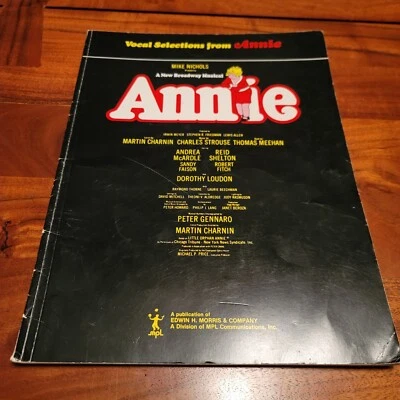 Hal Leonard's *Annie* arranged for Piano + Guitar + Vocal Selections Songbook - Image 1 of 2