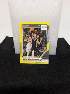 VICTOR WEMBANYAMA DONRUSS YELLOW BOARDER NO.6 SAN ANTONIO SPURS - Picture 1 of 2
