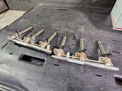 17-20 MERCEDES SLC43 GLE43 C43 E43 MOTOR AMG RIELES INYECTORES COMBUSTIBLE DERECHO E IZQUIERDO Foto 1 de 4