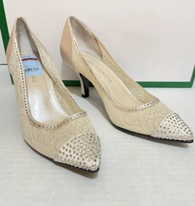CAPARROS Women’s 7.5 Beige Lace Quillian Pointed Toe Kitten Heel Slip On Pumps - Picture 1 of 11