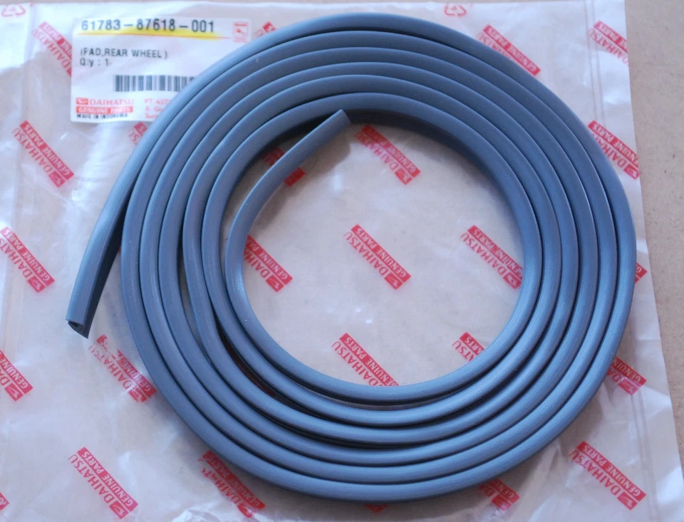 DAIHATSU FEROZA TAFT ROCKY SPORTRAK FOURTRAK REAR FENDER PAD RUBBER  - Image 1 of 3