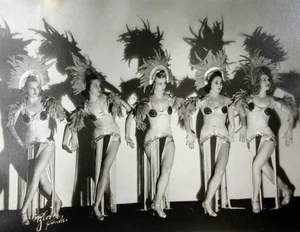 Vintage Showgirls Muriel Kretlow Dancers Photo Hollyhock Gardens Warren OH 1930s - Picture 1 of 4