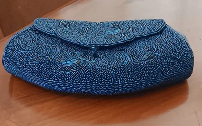Bolso sin asas de noche con cuentas azul marino de colección de los años 50 Japón con cuentas iridiscentes ¡EXCELENTE ESTADO USADO! Foto 1 de 4