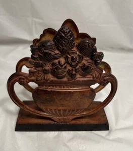 Portacartas/Servilletero Decorativo con Diseño Floral Metal Pesado - Imagen 1 de 6