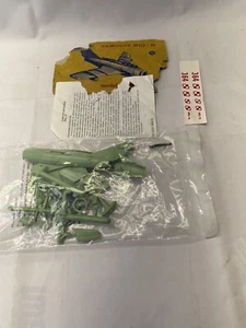Samolot MIG-15 MK022 1/72 Model Kit  Missing Box And Instructions Vintage - Picture 1 of 6