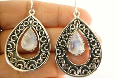 Pendientes colgantes de plata de ley 925 con araña solitario de piedra lunar arco iris Foto 1 de 3