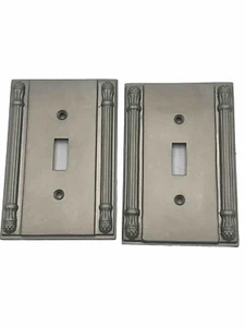 Luz de columna estriada 2 placas de interruptor de un solo polo N8002T AmeriTac - Imagen 1 de 7